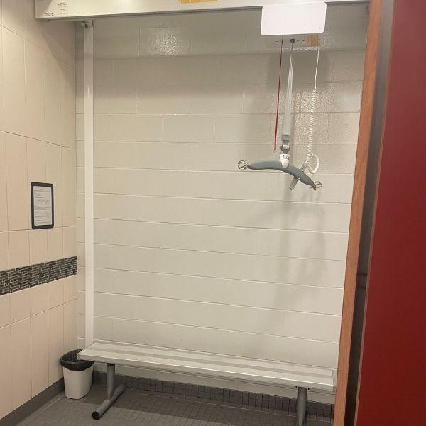Universal changeroom lift