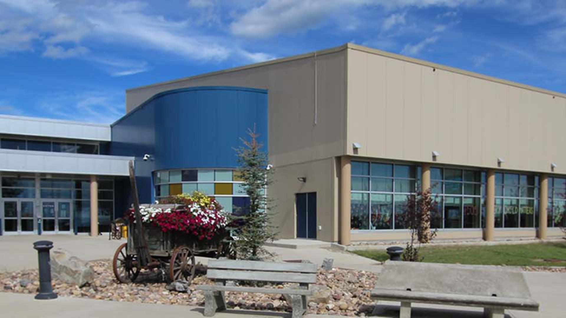 Recreation building with windows